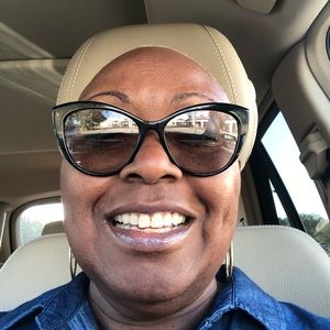 Meet your Posher, Alma